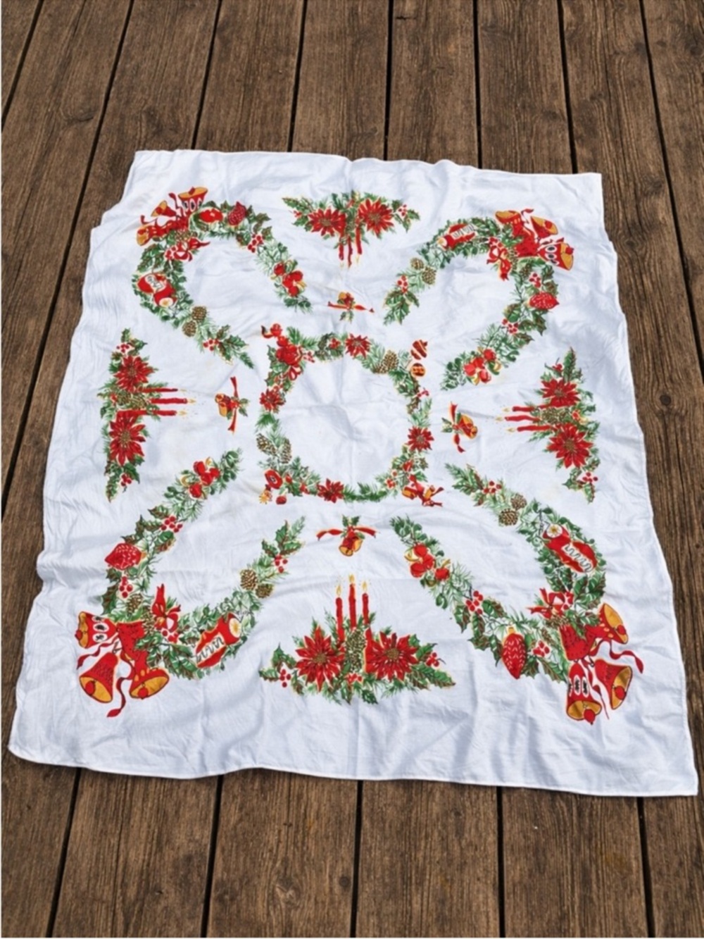 Vintage Christmas tablecloth 47”x53”